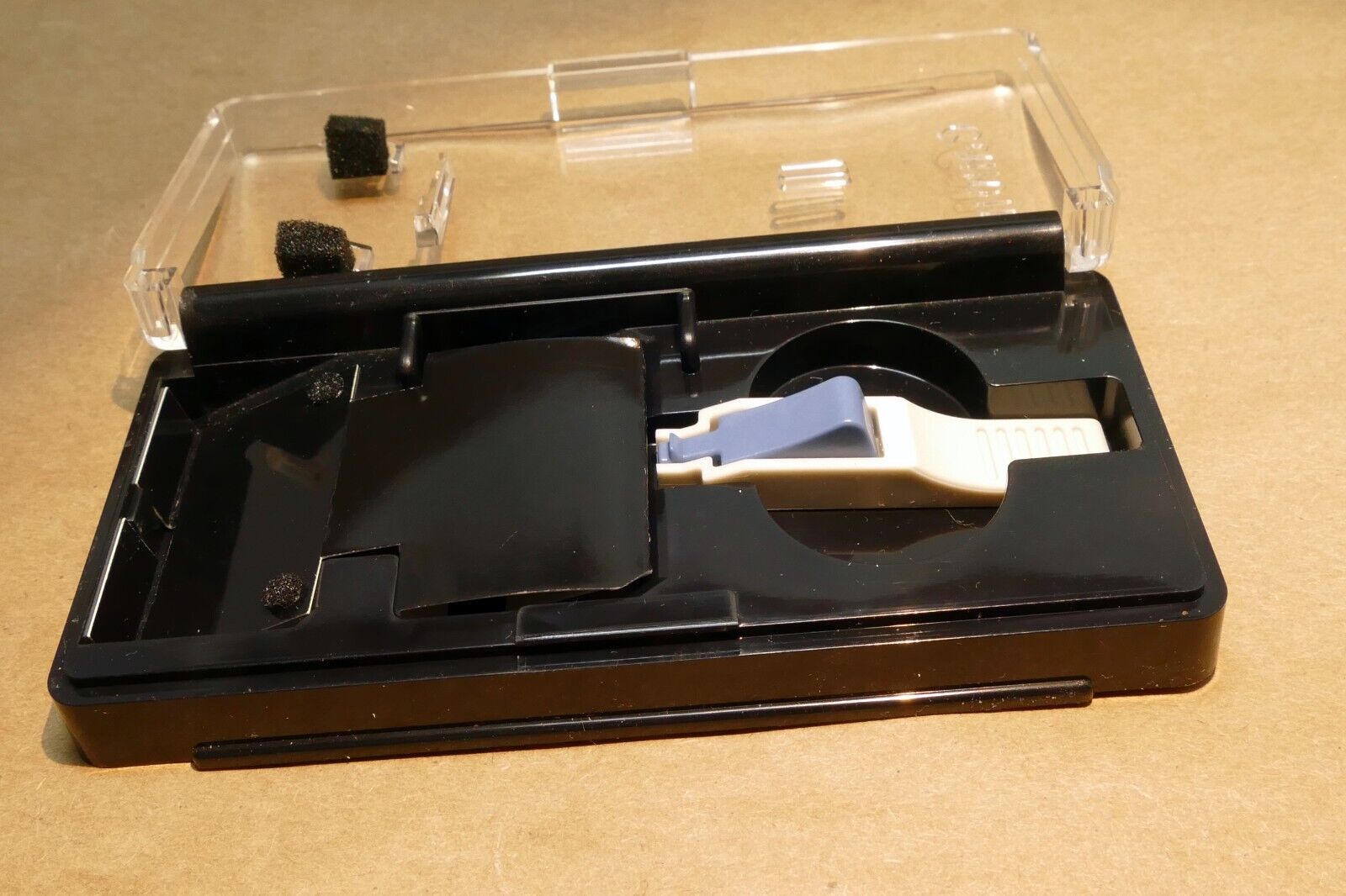 Canon Empty  Plastic Case for focusing screen w/ tweezers system EOS