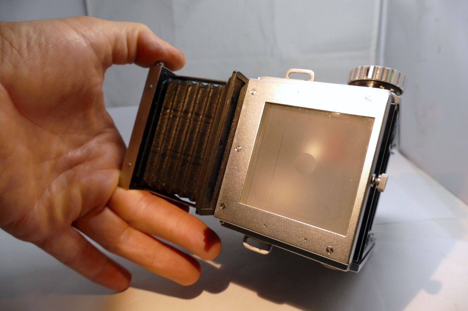 MAMIYA Mamiyaflex Professional TLR Film Camera Body - missing film back plate