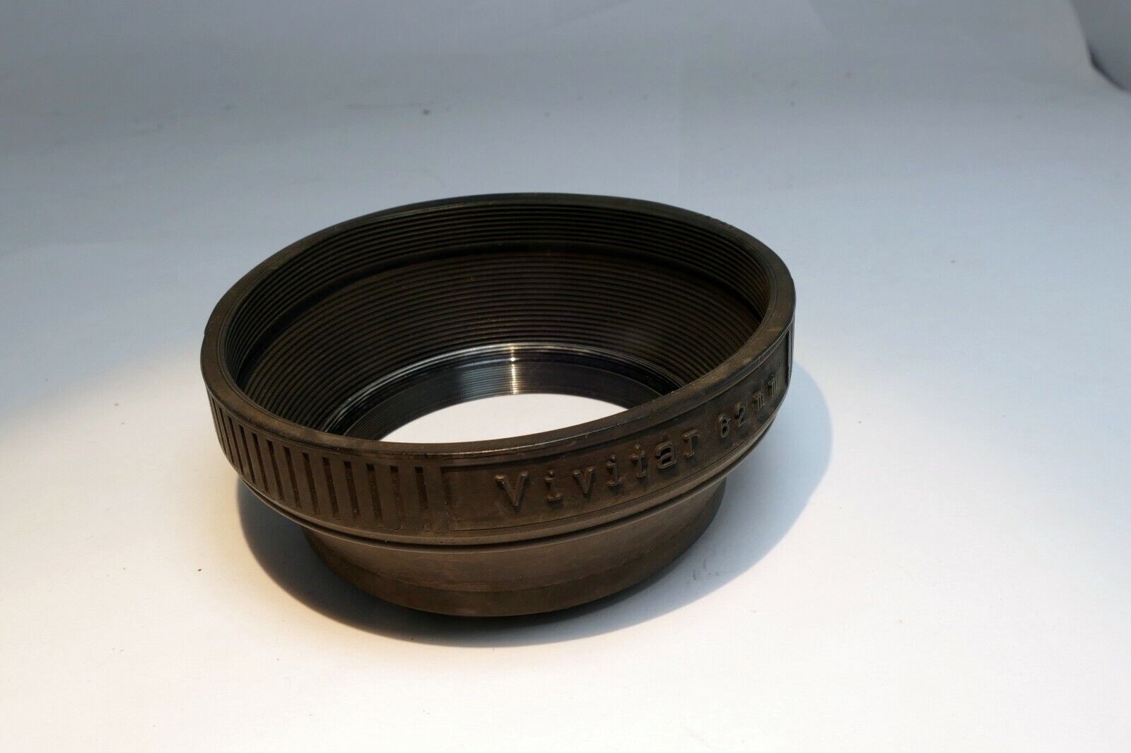 Vivitar 62mm rubber Lens Hood Shade screw in for 70-210mm 90mm macro