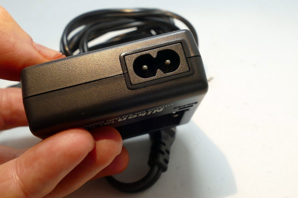 Nikon MH-61 Charger for Nikon EN-EL5 Battery Genuine OEM Coolpix 4200