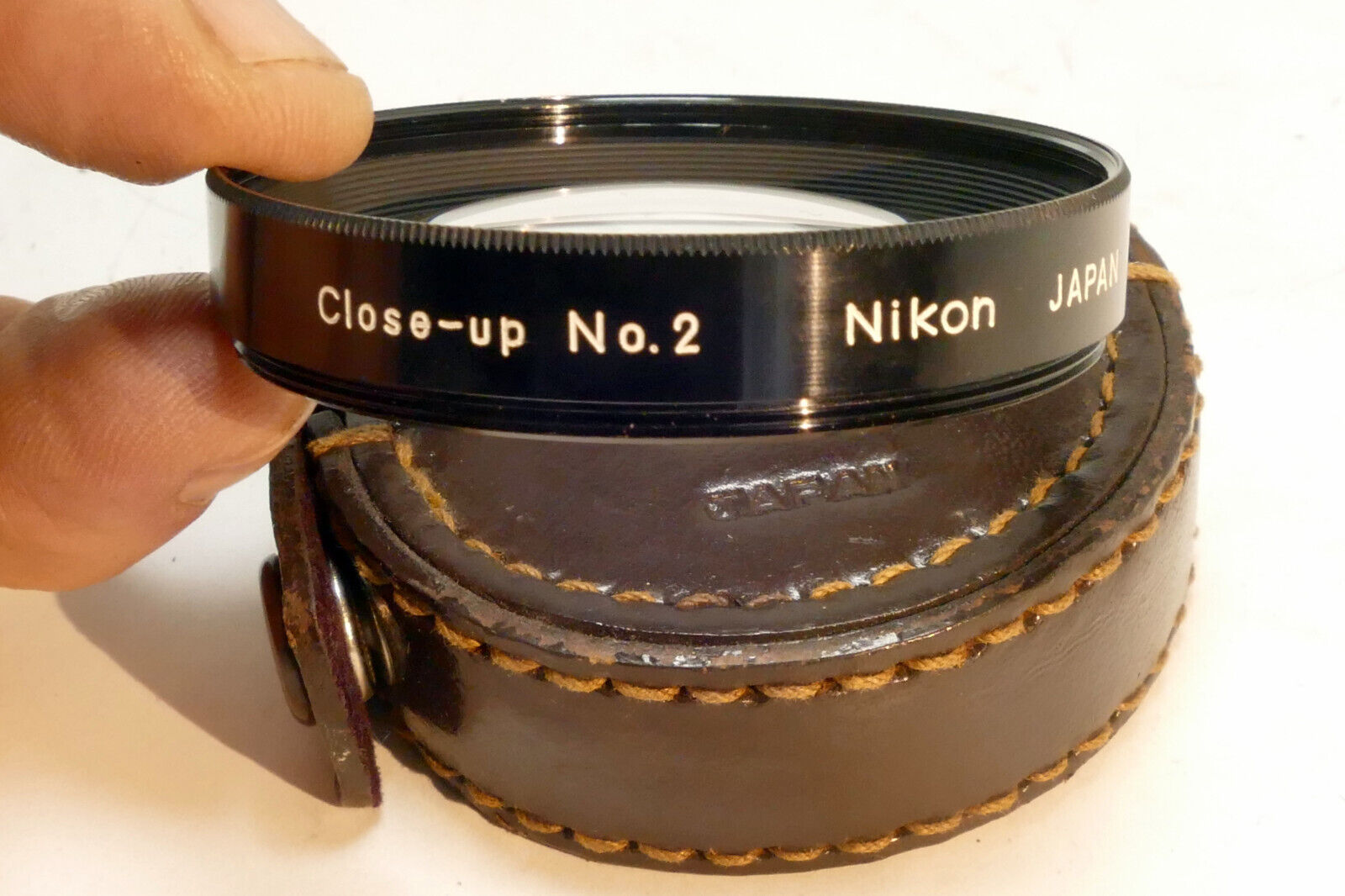 Nikon No. 2 52mm MACRO CLOSE UP LENS  3.0 Diopter attachment w/ case