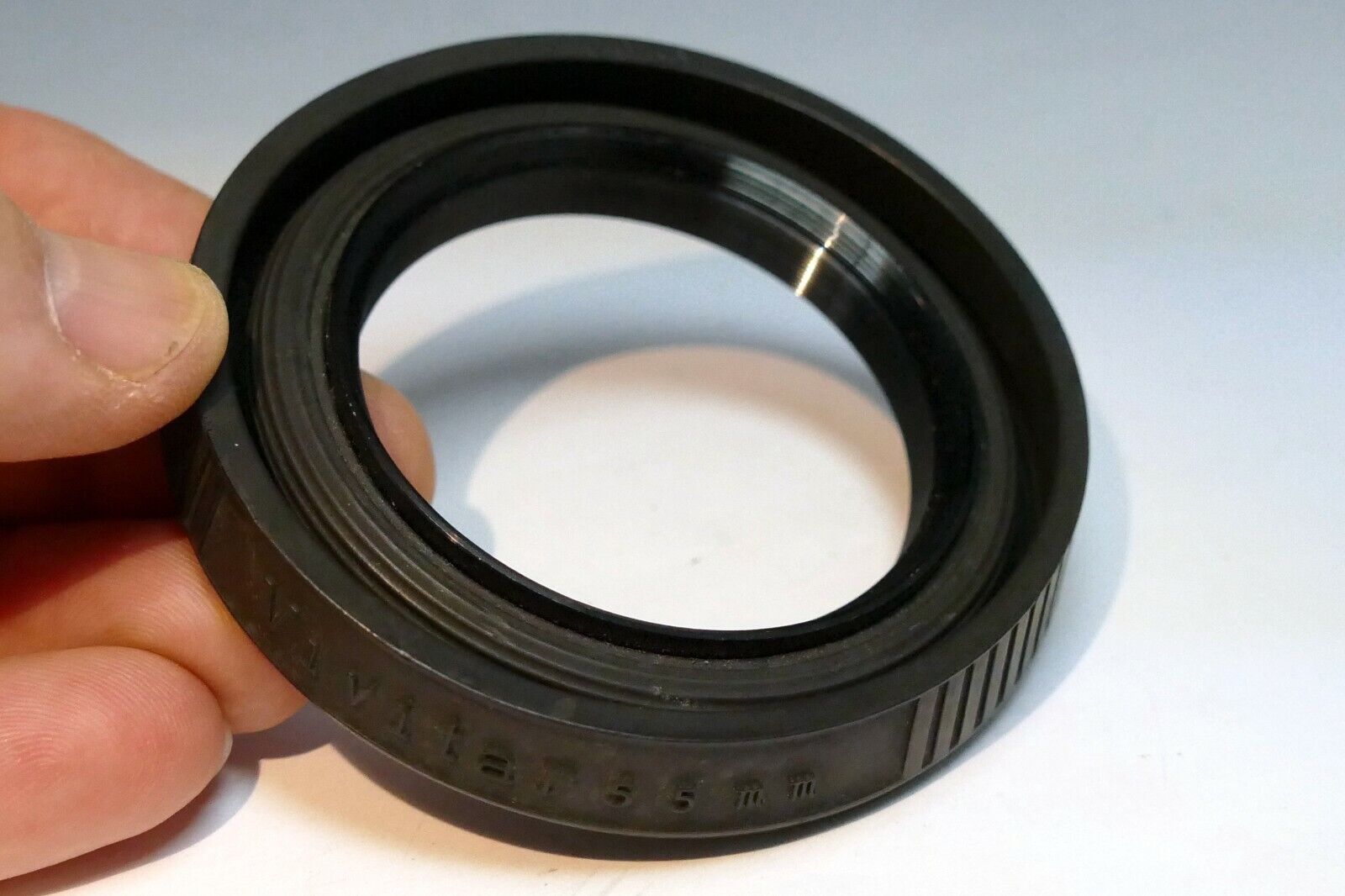 55mm rubber lens hood shade Vivitar ( hard rubber rigid )