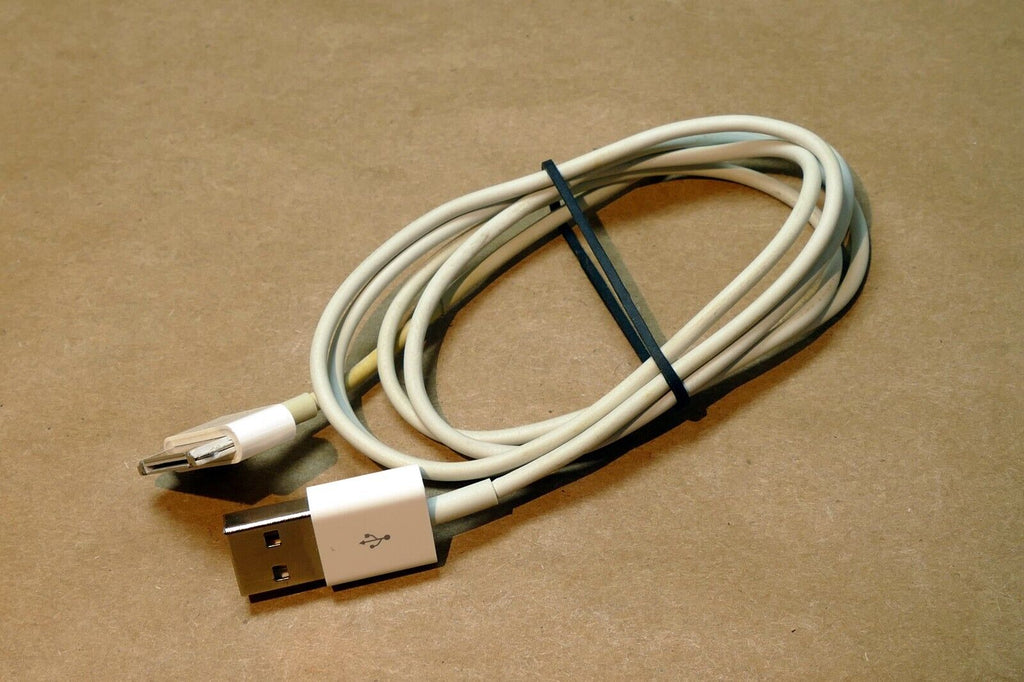 APPLE 30 PIN USB Sync Charging Cable iPod iPhone 3G 3GS 4 4S iPad - Genuine OEM