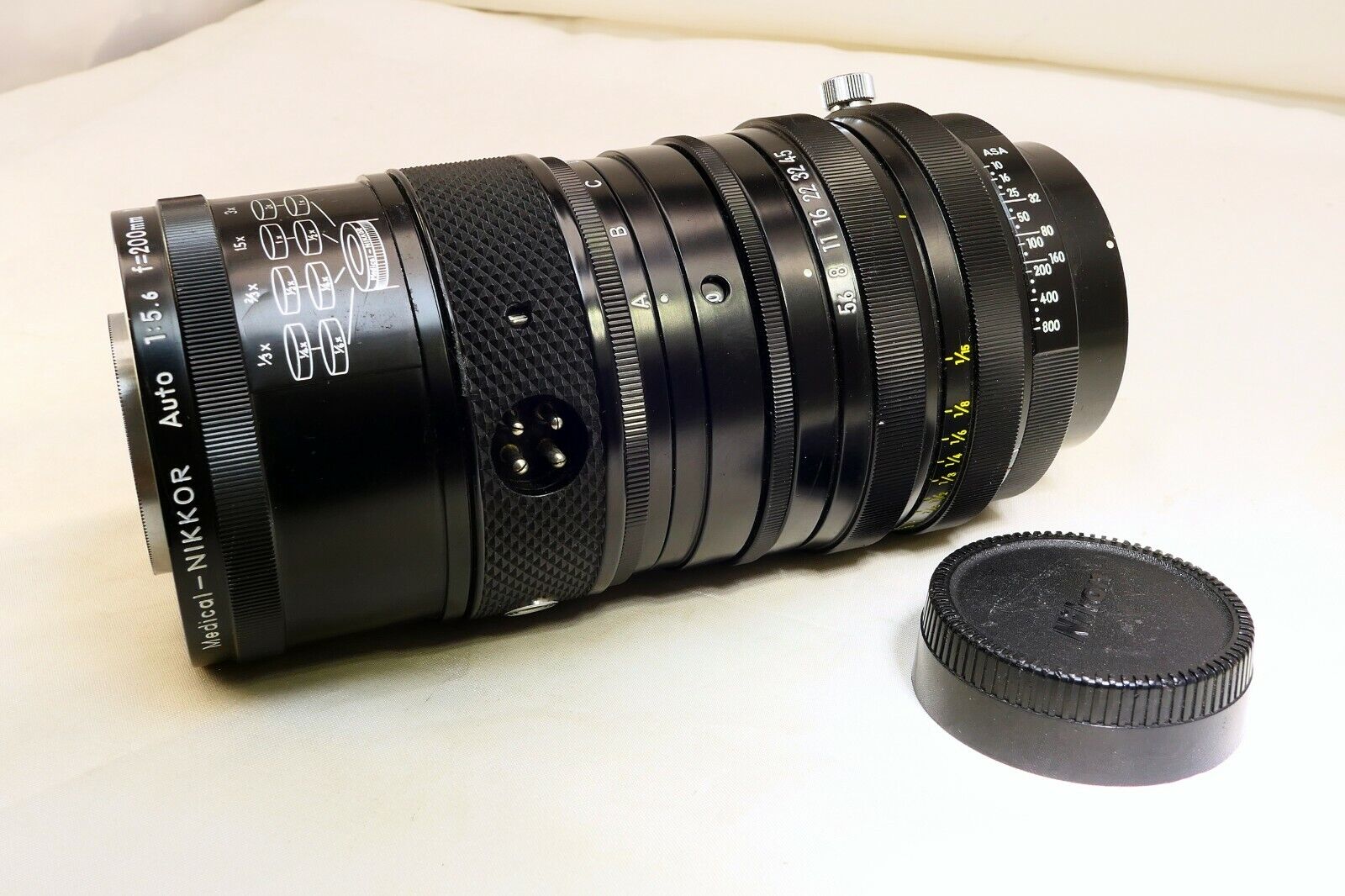 Nikon MD - Nikkor Auto 200mm f5.6 Nippon Kogaku Japan lens 4 pin model