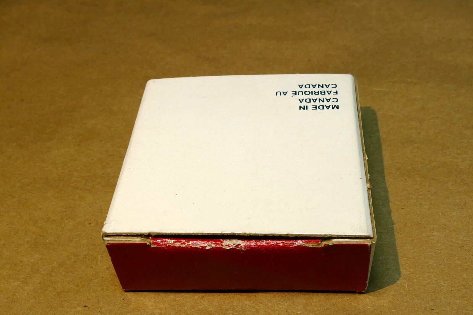 Empty Box for LEICA 14269 M cap  ( just an empty box)