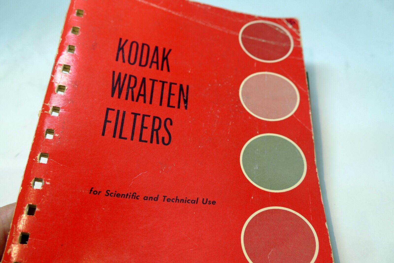 Kodak Wratten filters Photo Guide Brochure for Scientific, Technical use 1957 EN