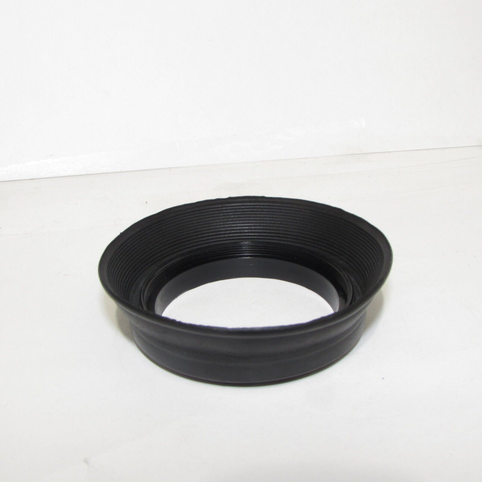 Screw in 52mm Collapsible Rubber Lens Hood Shade (rubber part missing but works