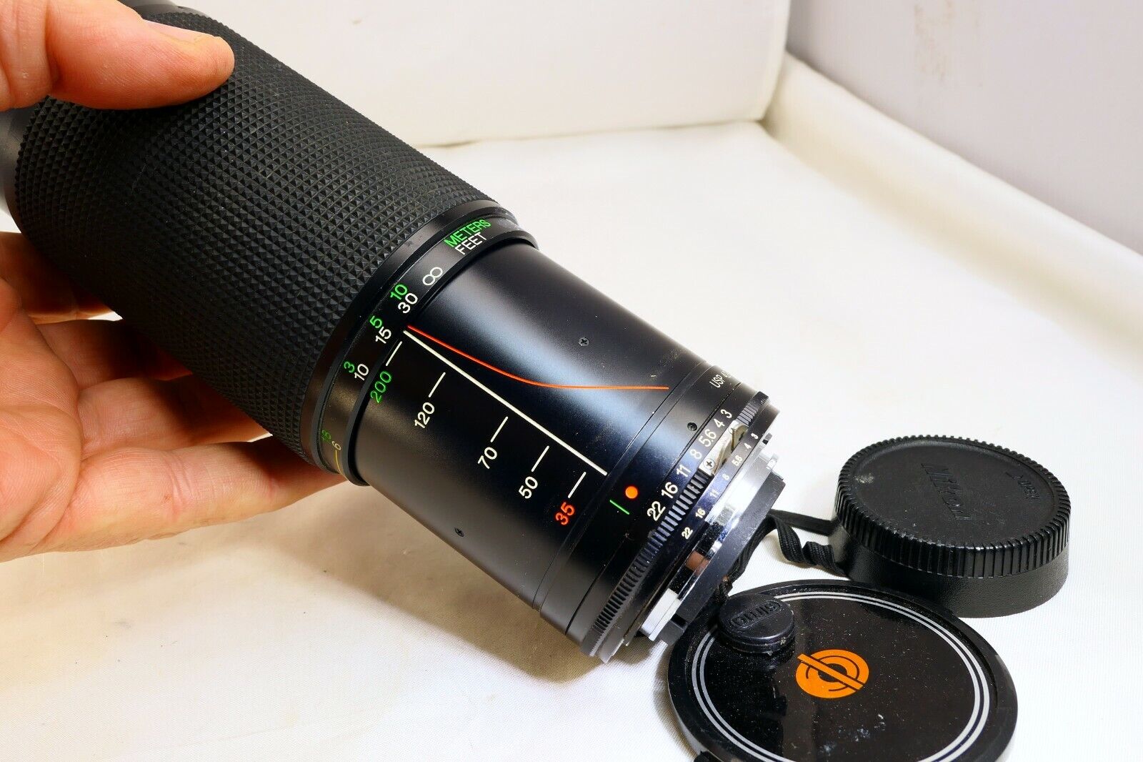 Vivitar 35-200mm f3-4.5 AI manual focus lens for Nikon (BADLY SCRATCHED GLASS)
