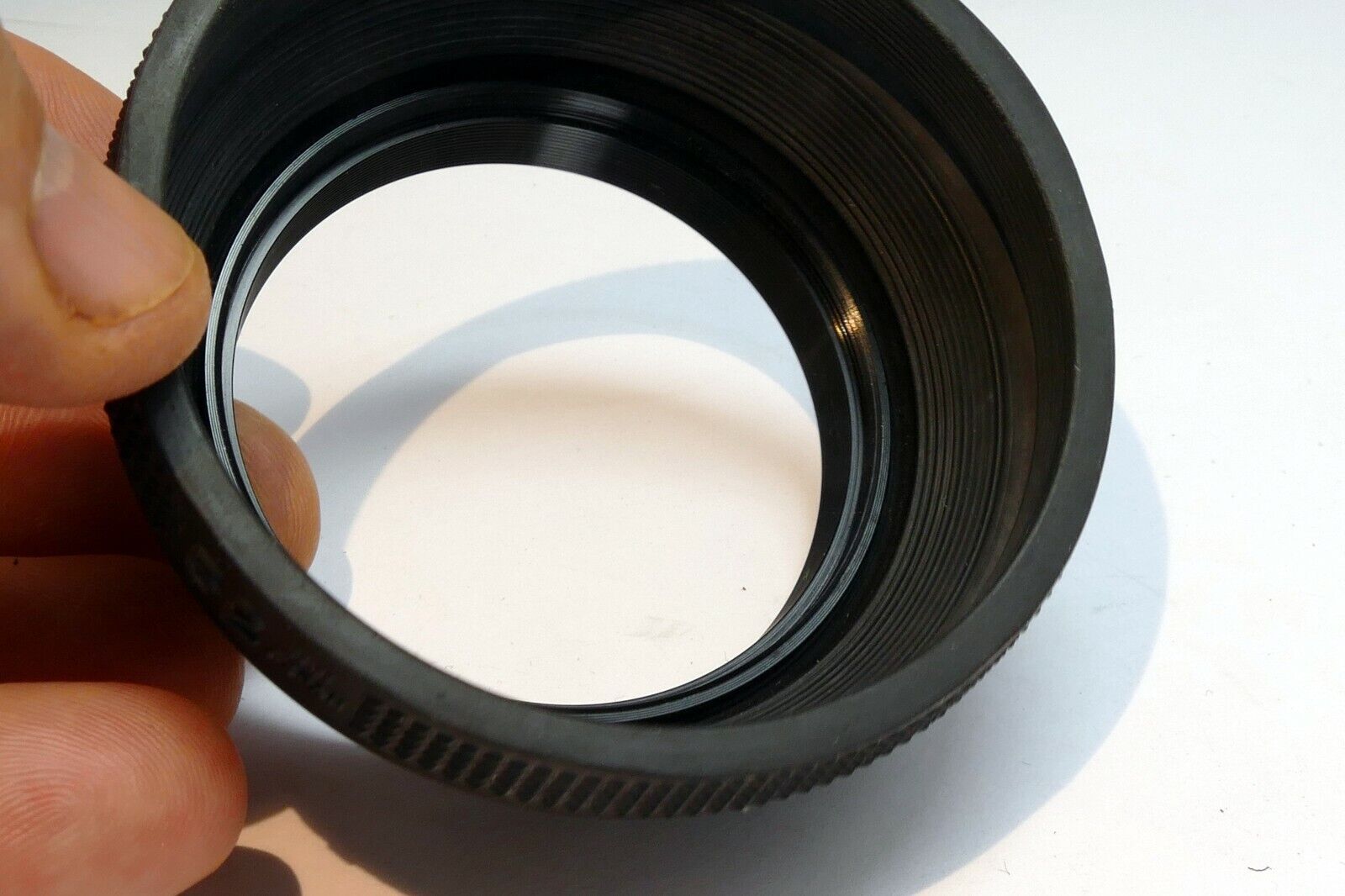 52mm Rubber Lens Hood Shade threaded for 50mm f1.8 lenses