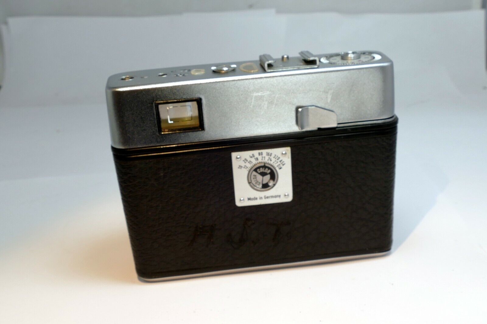 CAMERA ZEISS IKON TENAX CAMERA  - as is for parts or not working