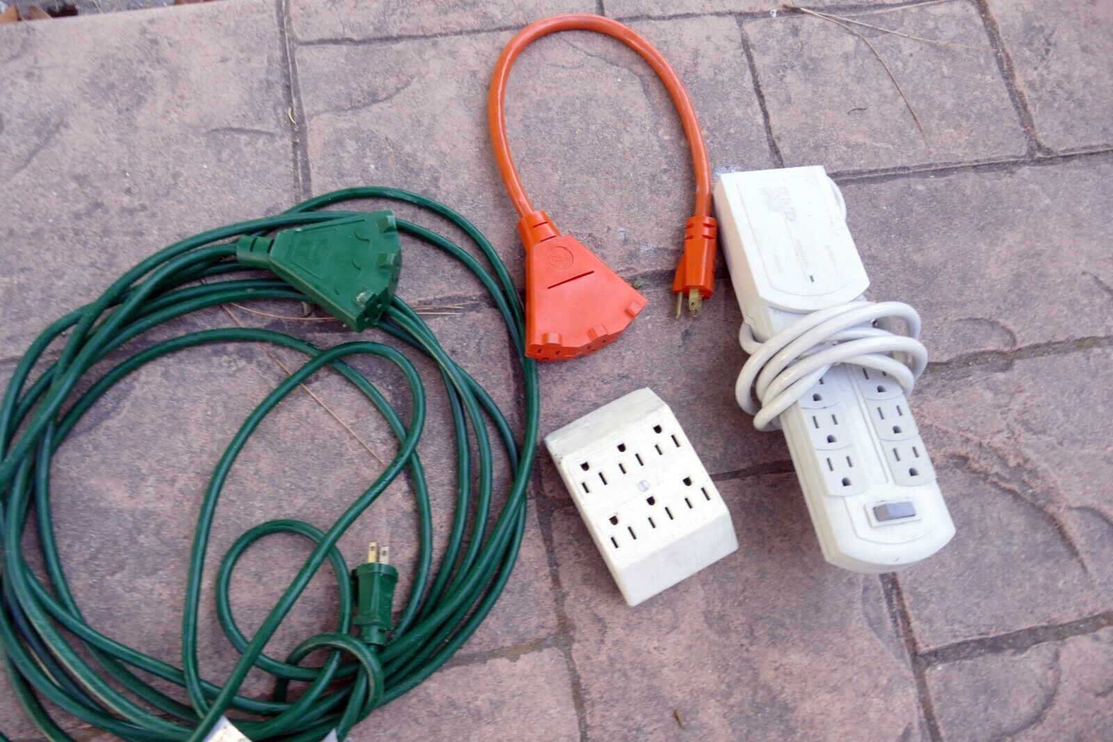 2 X 10 Foot Indoor Outdoor Extension Cord Surge Protector Power Strip Splitter
