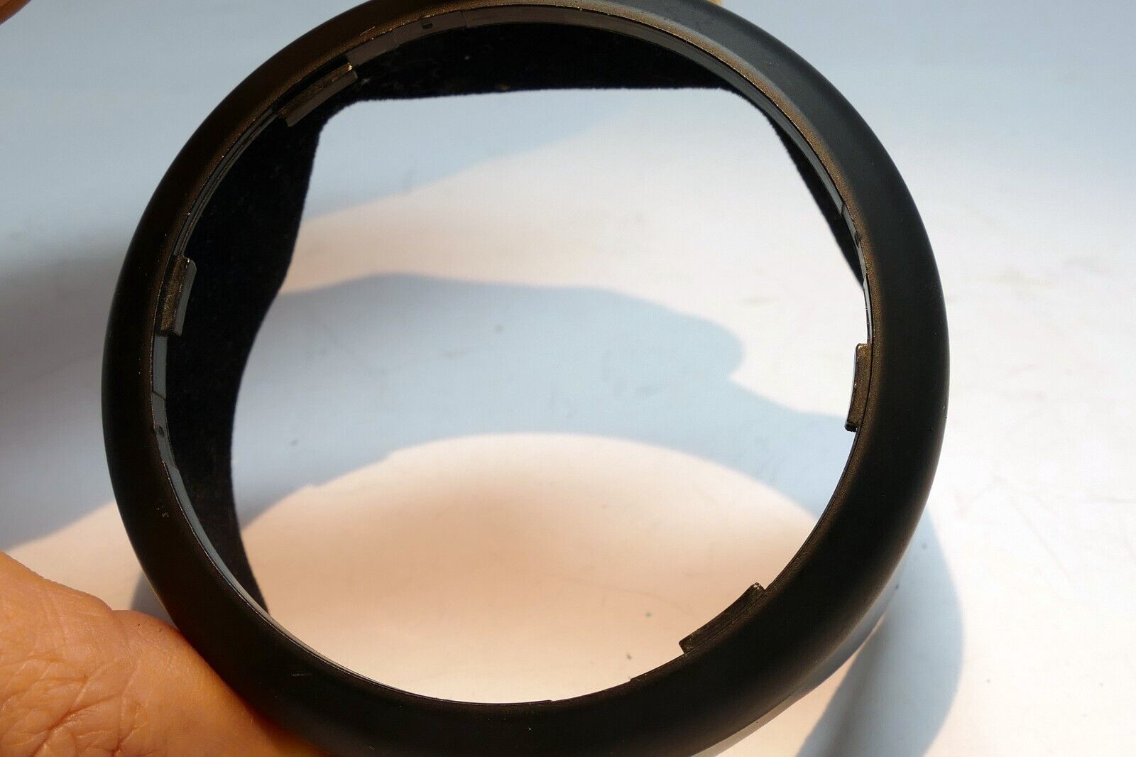 58mm Twist on type  Lens Hood Shade ( 65mm ID)