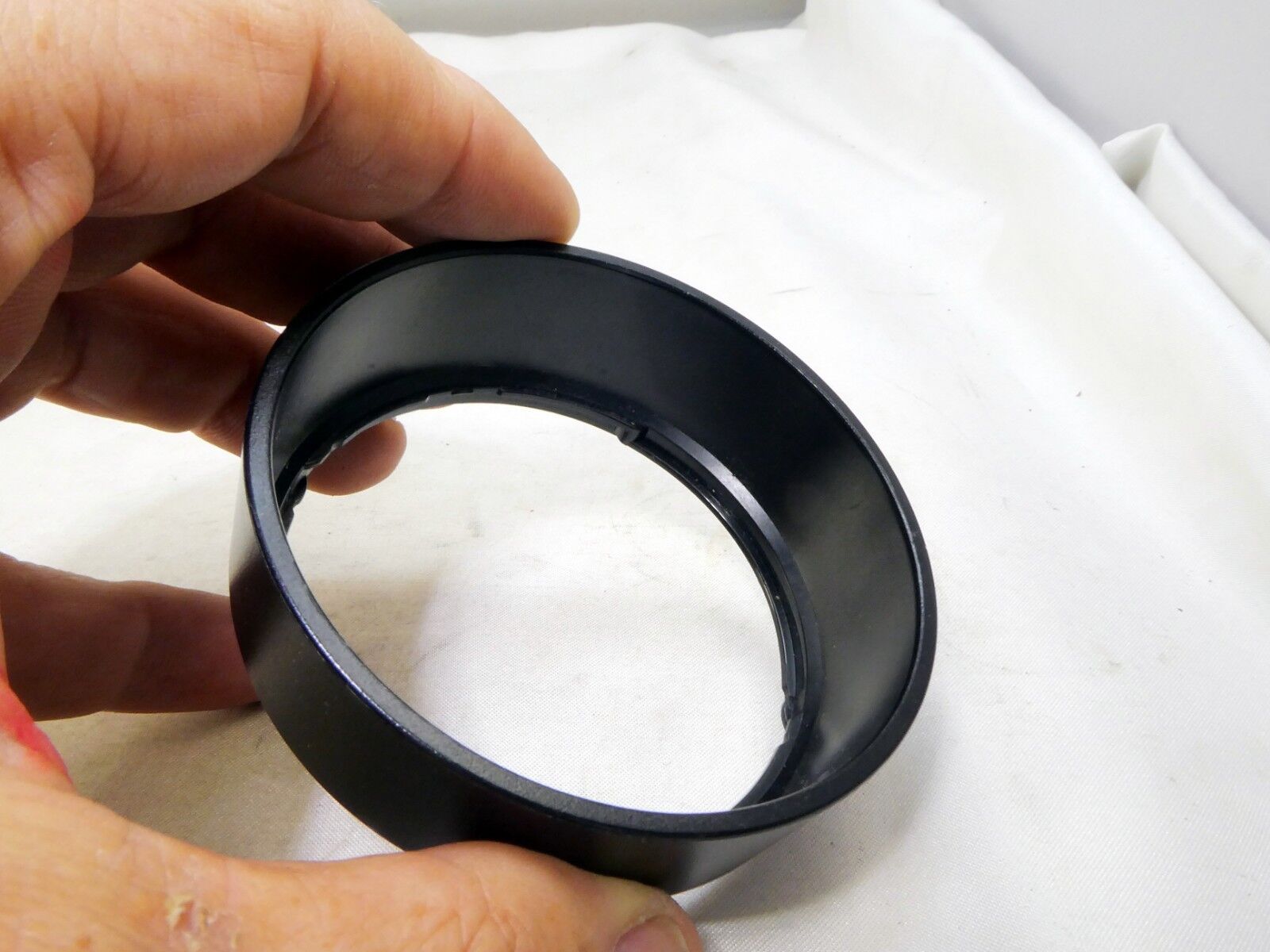 65mm ID  Plastic Lens Hood  twist on type (unknown brand)
