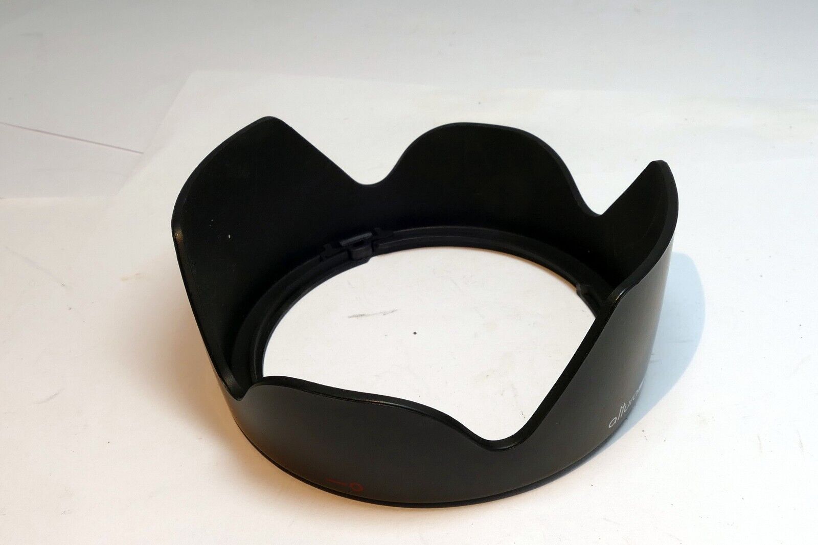 Replacement  EW- 73B Lens Hood Shade for Canon EF-S 18-135mm f/3.5-5.6 IS STM