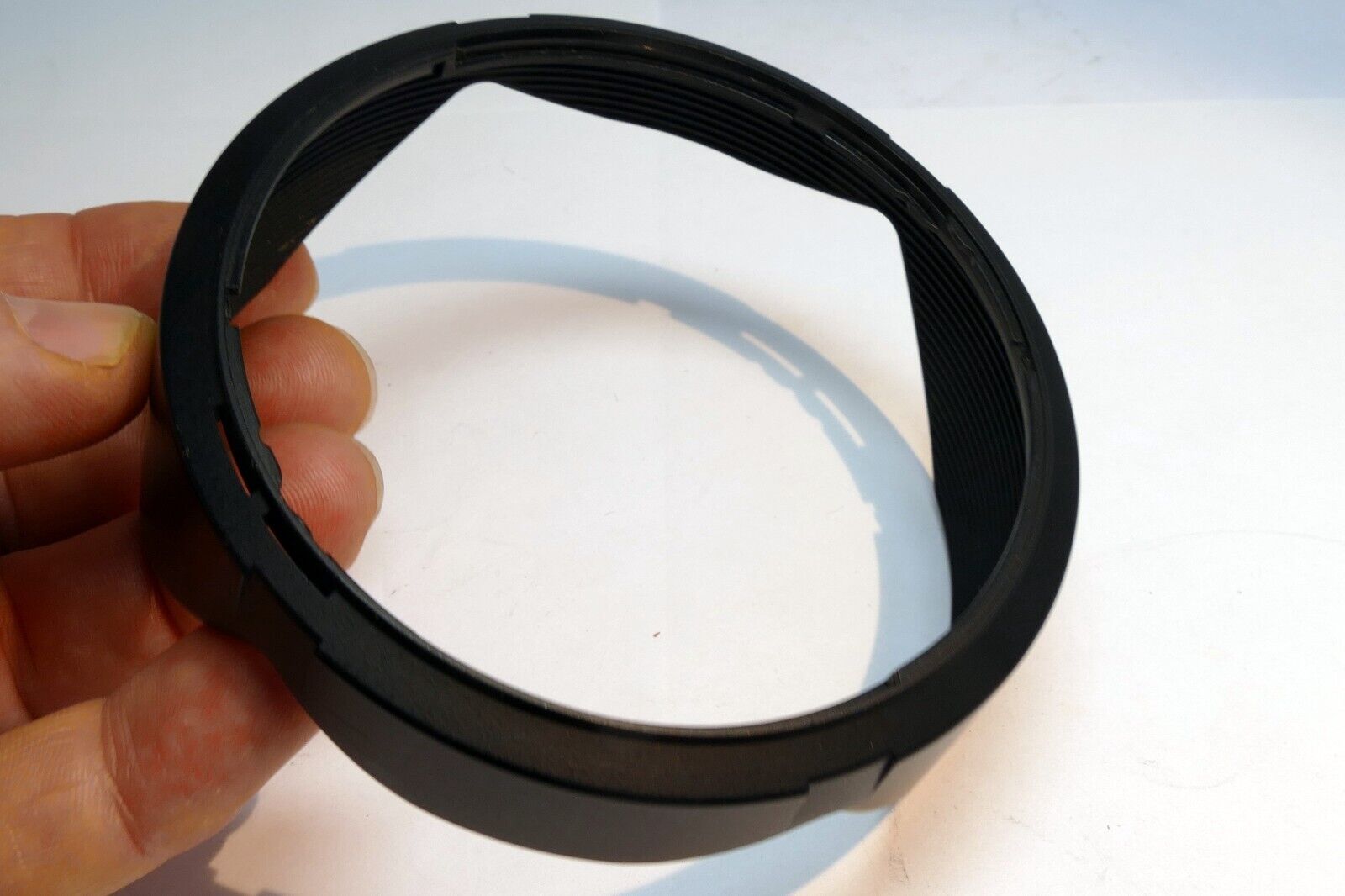 Tamron DA10  Lens Hood Shade for 19-35mm f/3.5-4.5 (A10) Genuine OEM