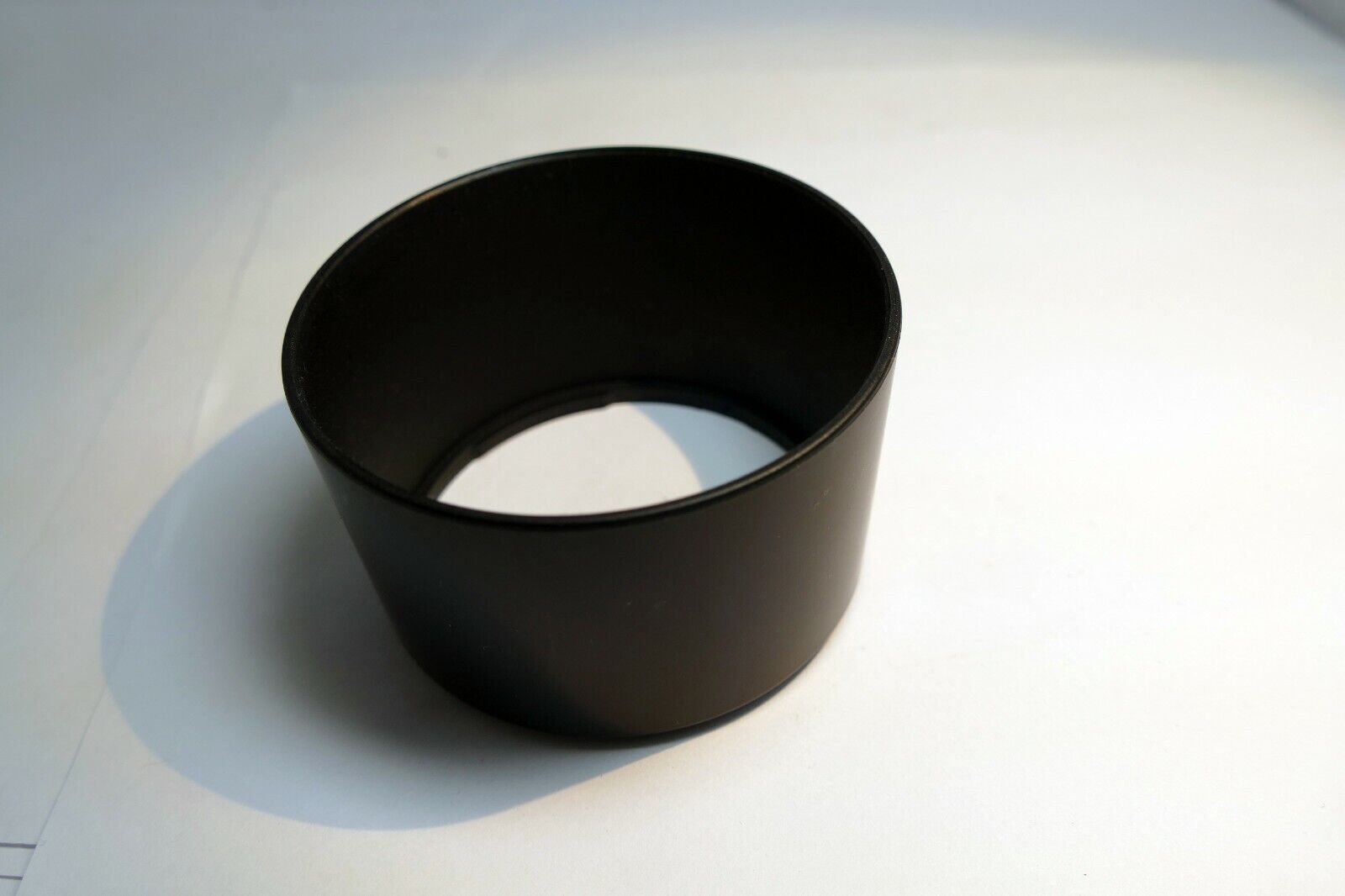 68.5mm ID plastic Lens Hood unknown brand  twist on type for telephoto