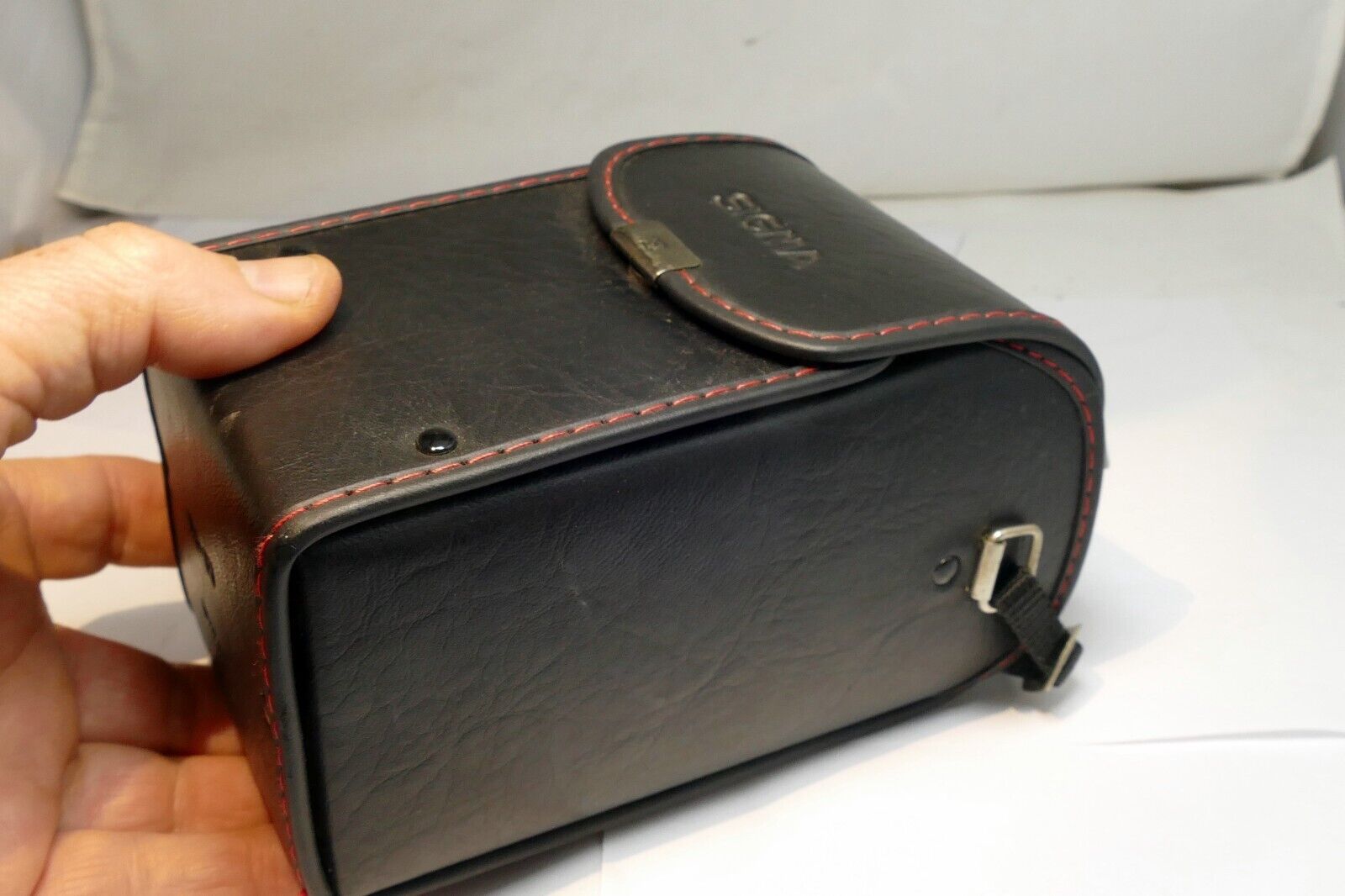 Sigma HC-05 Hard Case 3X6" for 10-20mm HSM 18-200mm 18-125mm