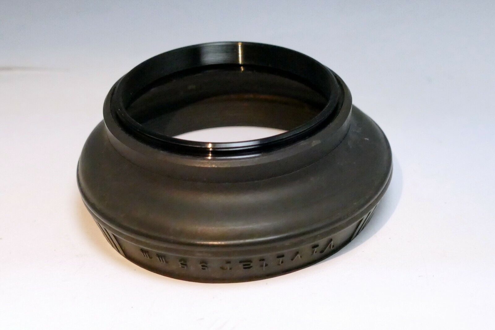 55mm rubber lens hood shade Vivitar ( hard rubber rigid )