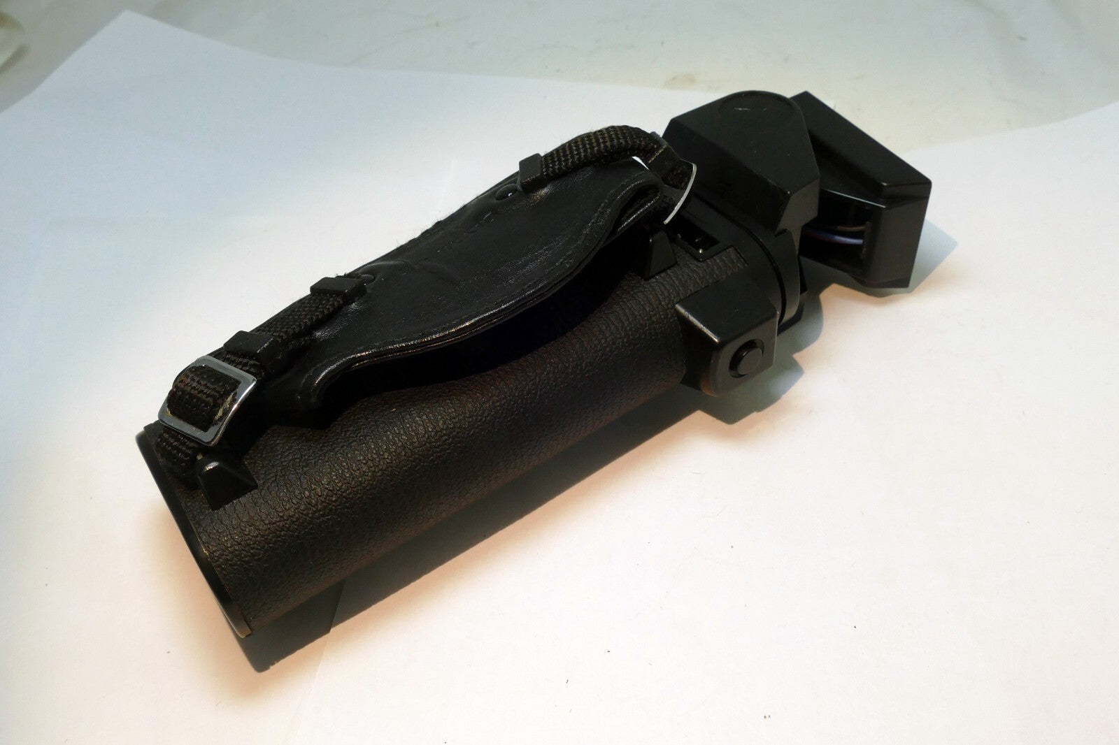 Olympus Bounce Grip Flash (not sure what model , missing bracket ) - UNTESTED