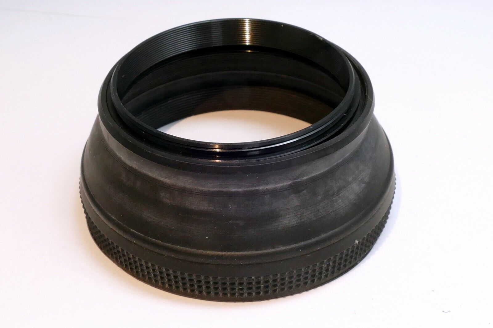 52mm Rubber Lens Hood Shade threaded for 50mm f1.8 lenses