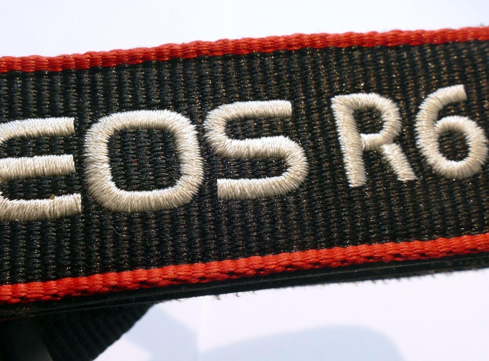 Canon EOS R6  mirrorless camera shoulder strap neck  3cm wide  - Genuine OEM