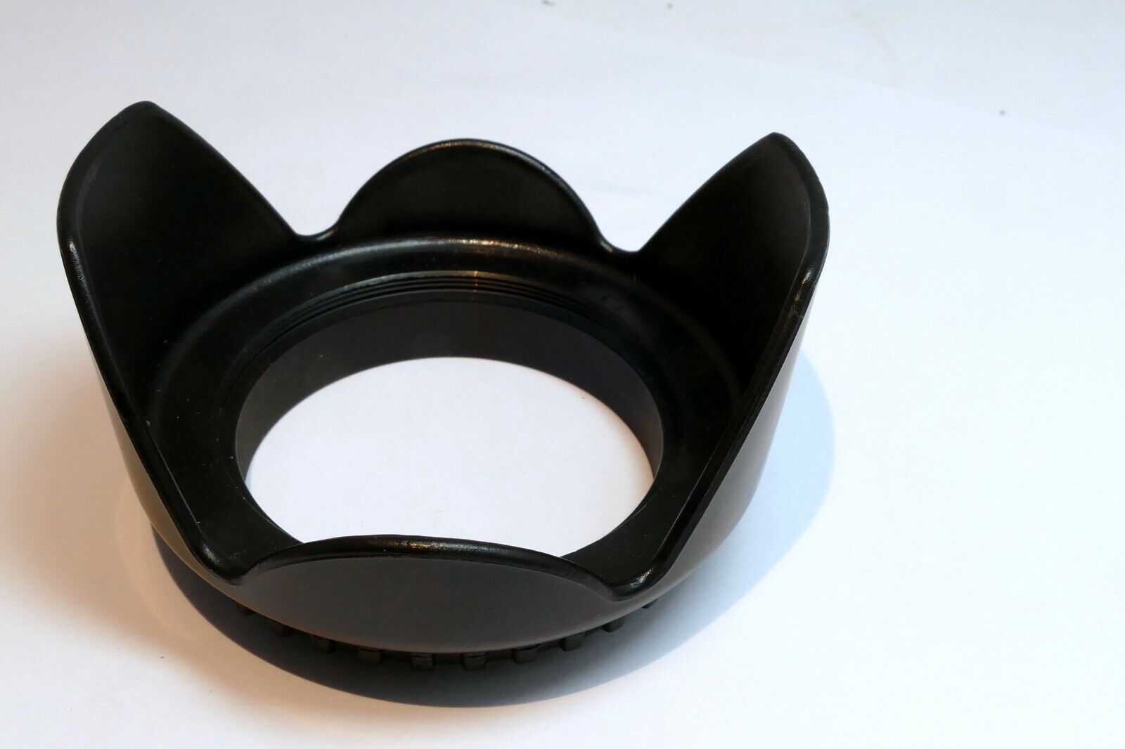52mm Lens Hood Shade threaded plastic petal shaped  for 50mm f1.8 f1.4