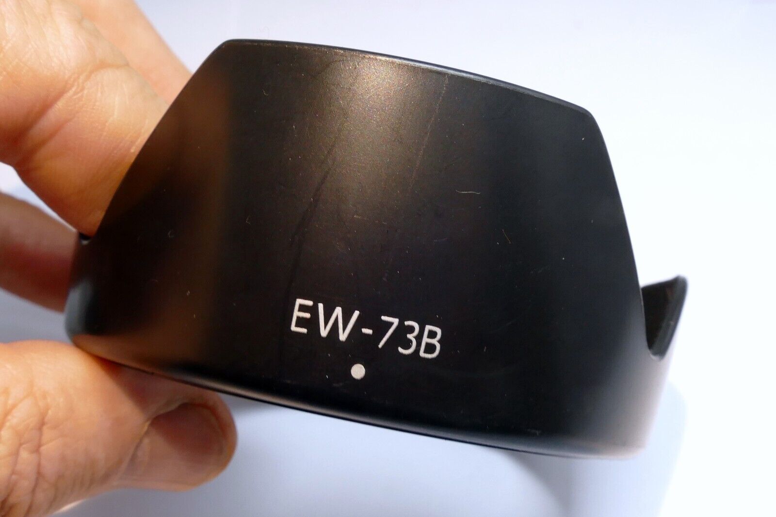 Bayonet Mount Lens Hood Canon EF-S 18-135mm f/3.5-5.6 IS STM USA replaces EW-73B