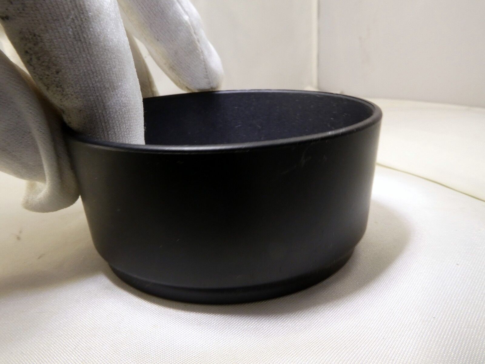 Lens Hood for lens 58mm rim  twist on type