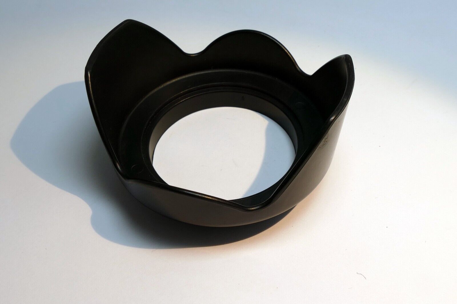 58mm Tulip  Petal shaped Lens Hood Shade for 18-55mm IS lenses