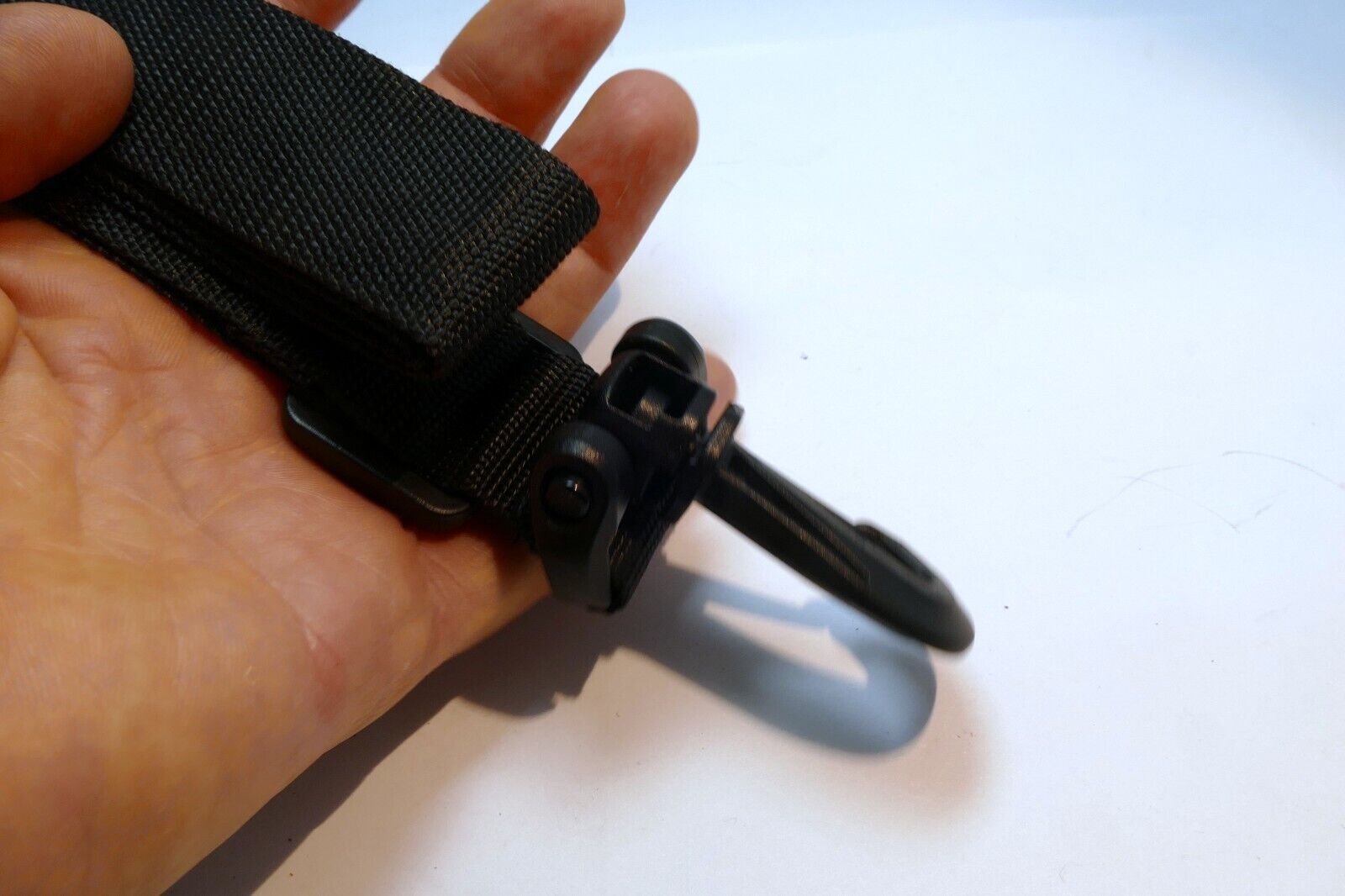 Nylon  3cm wide Shoulder Strap for camera  CASE with Plastic Swivel Hooks - new