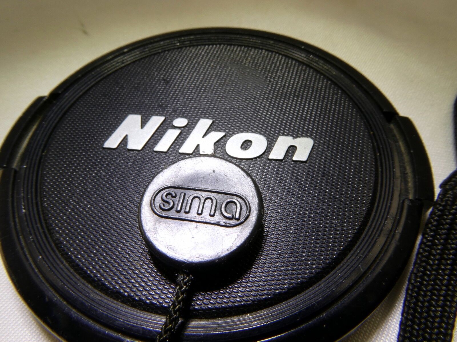 Nikon 62mm Front Lens Cap Nikkor EOM with keeper string