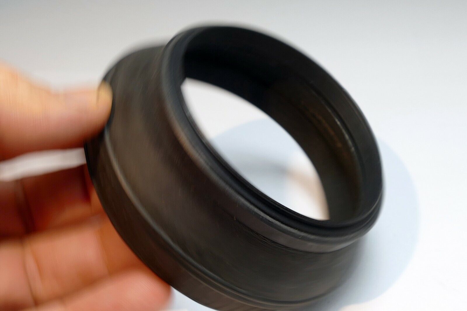 67mm rubber Lens Hood Shade screw in for 70-210mm series 1 f3.8 f3.5