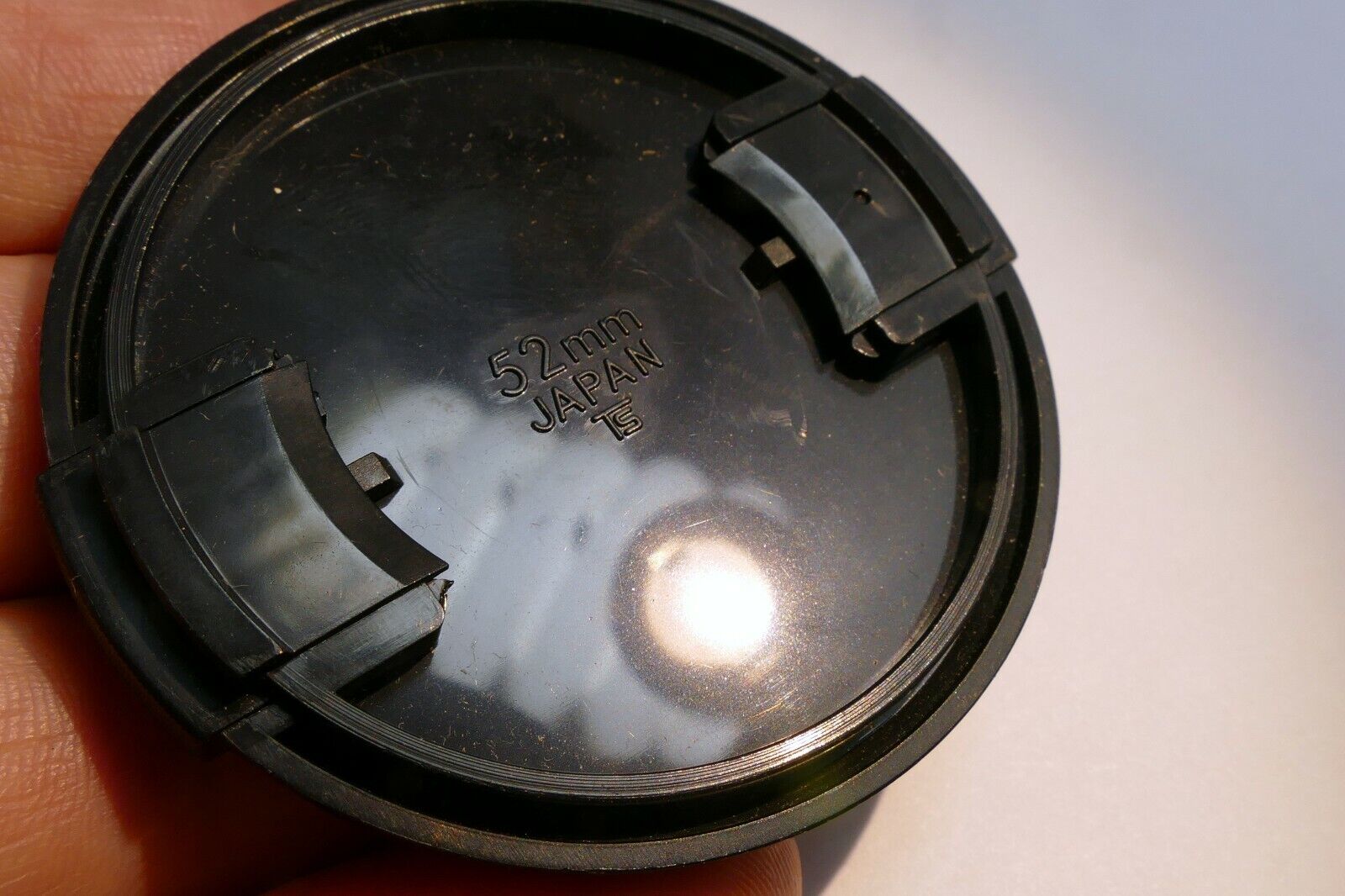 Sakar 52mm Plastic Lens Front Cap for 80-200mm lenses