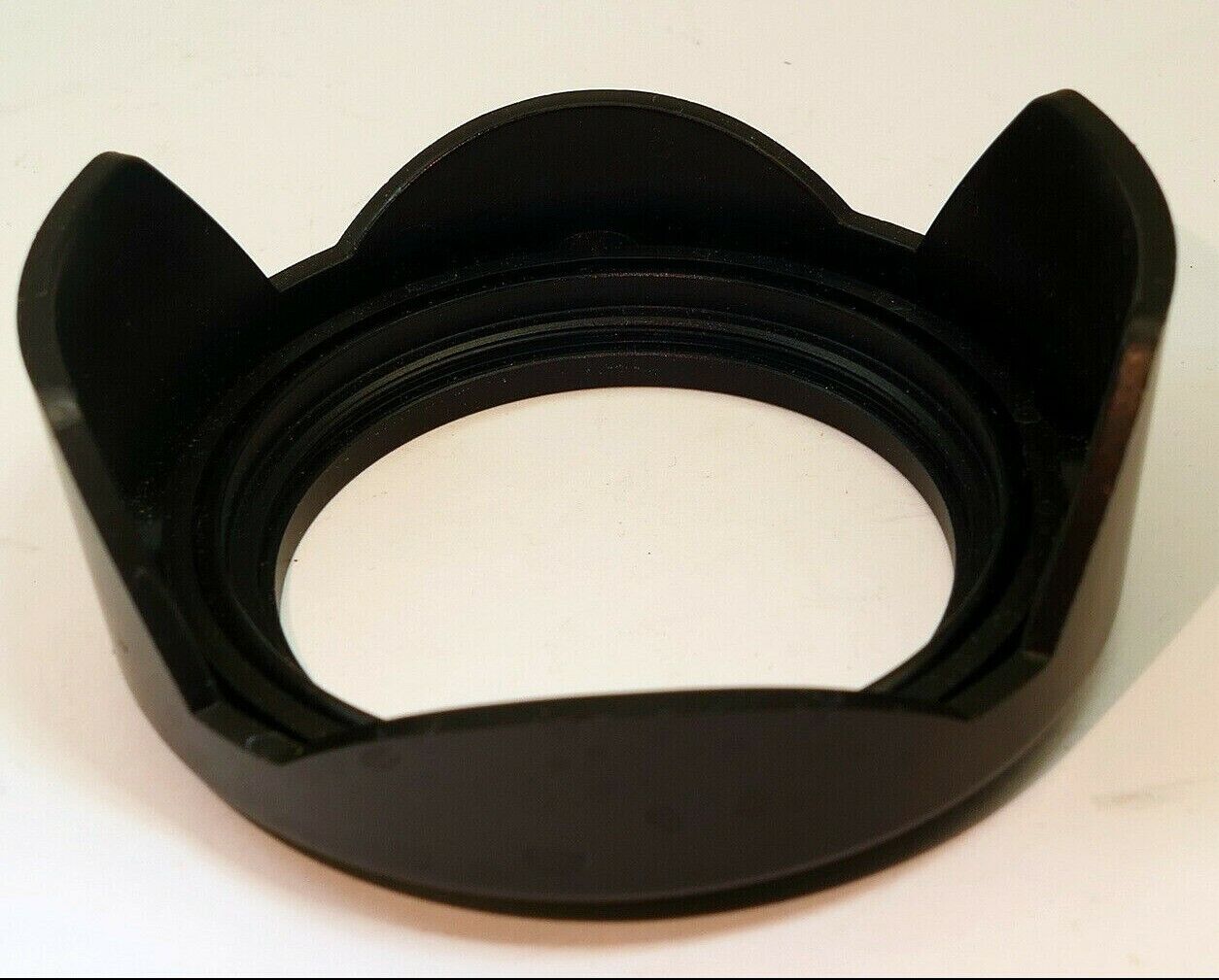 55mm Lens Hood Shade Threaded plastic petal flower Nikkor AF-P 18-55mm f3.5-5.6