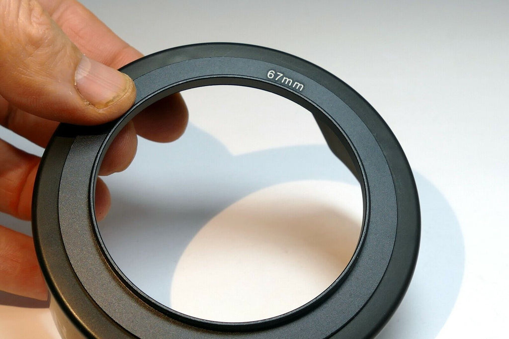 67mm Plastic Lens Hood Shade screw in double threaded Petal for 18-200mm VR