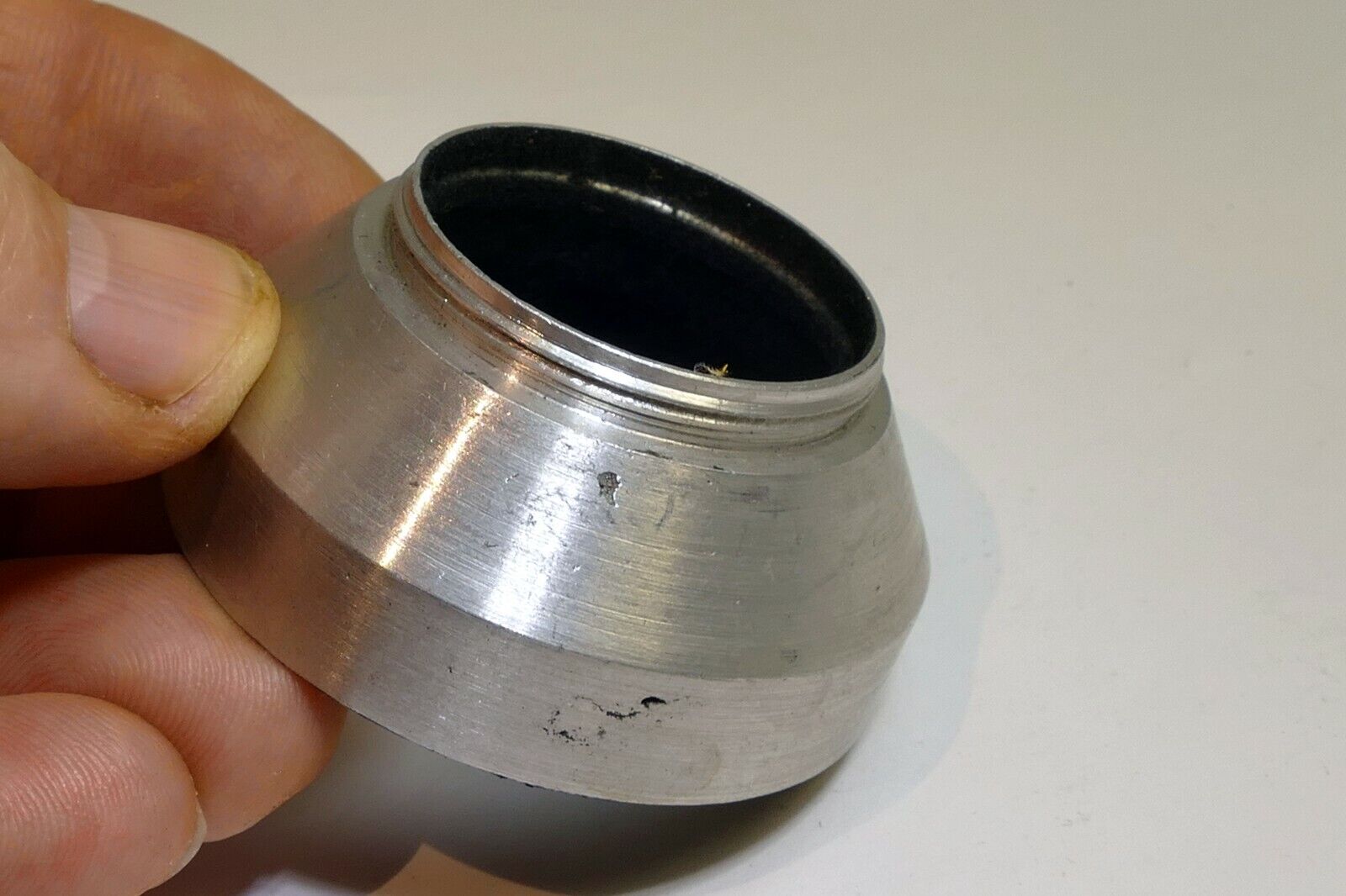 33.5mm series 5 V Metal Lens Hood Shade screw in for 33mm