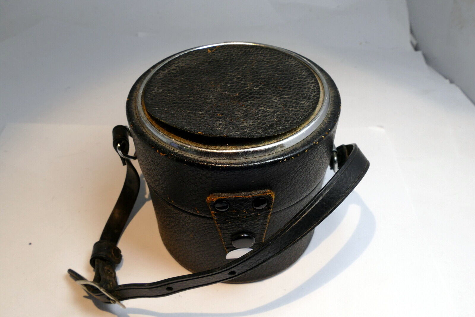 Hard Case for 28mm lens antique Vivitar  f2.5 50mm f1.9 f1.4
