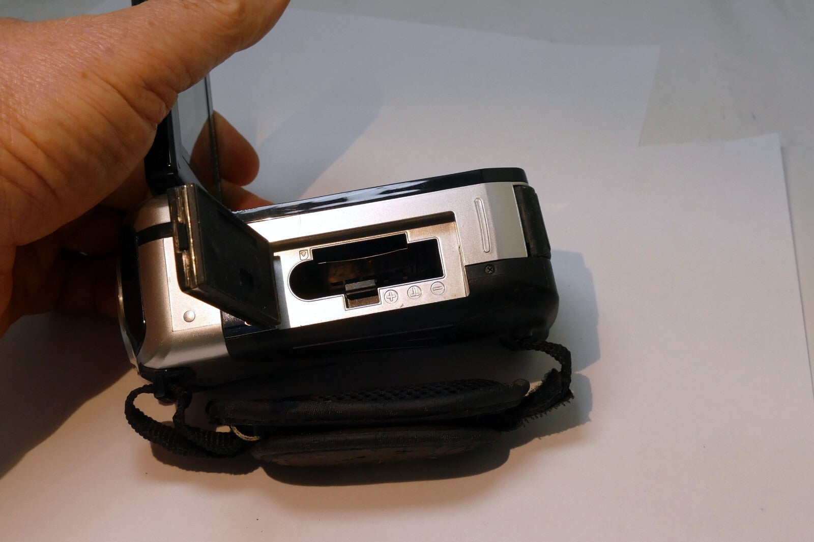DXG  1080P  DXG - 5B1V  HD Camcorder Gray No battery, charger - Untested, AS IS