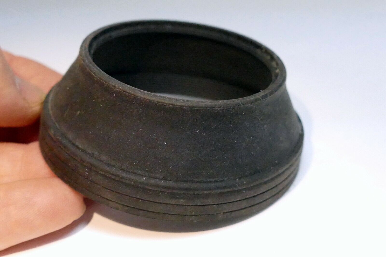 58mm rubber lens hood shade (rubber part only , missing metal ring) for parts