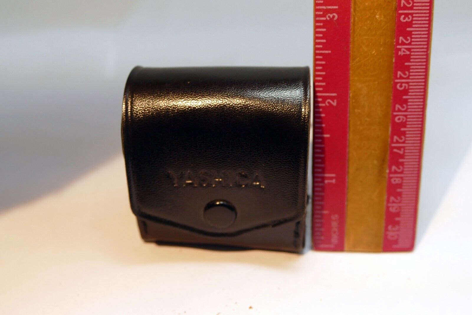 YASHICA small Leather Case for 80mm lens hood