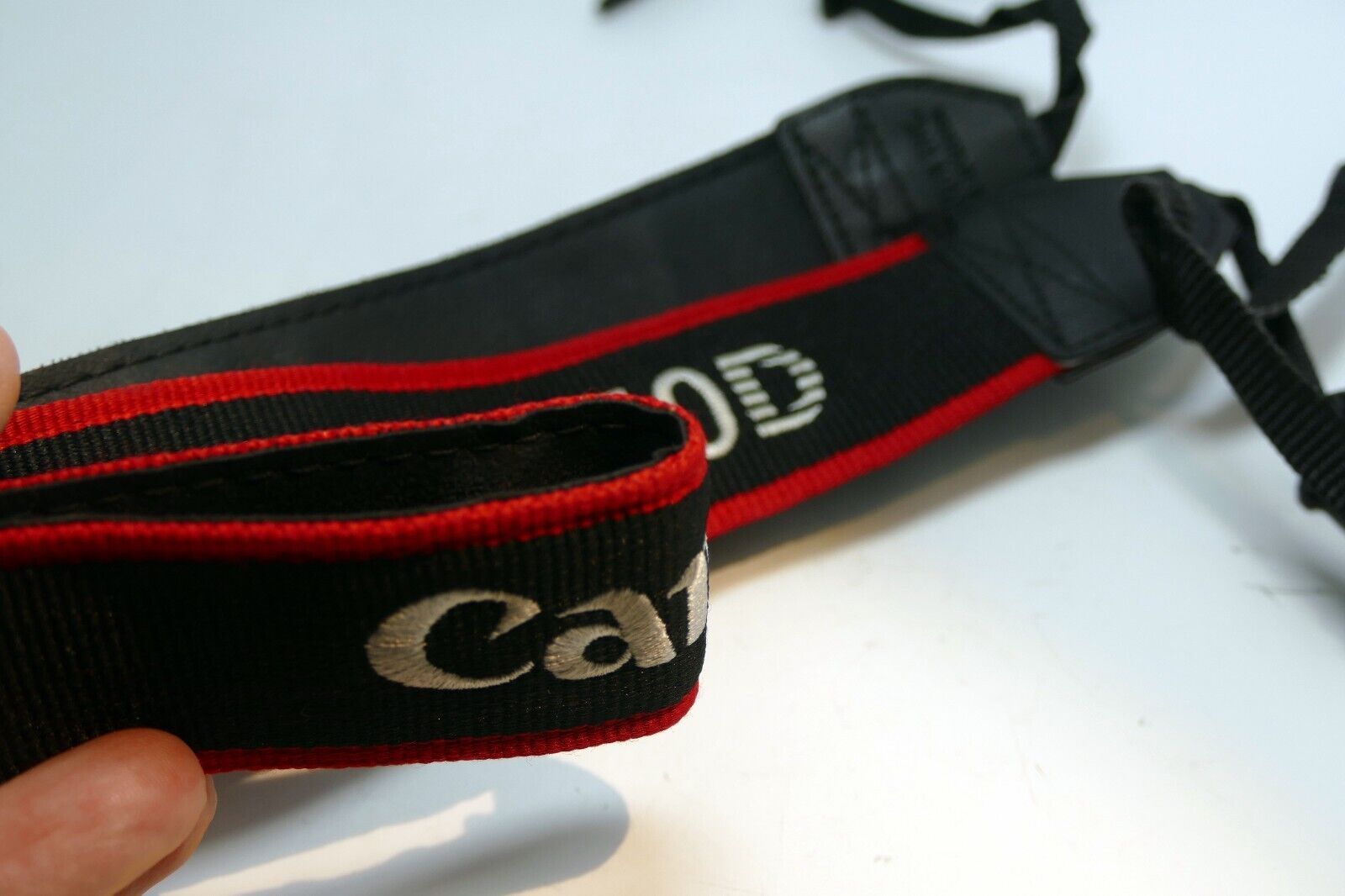 Canon EOS 50D Digital Camera Neck Shoulder Strap Black-Red - Original OEM