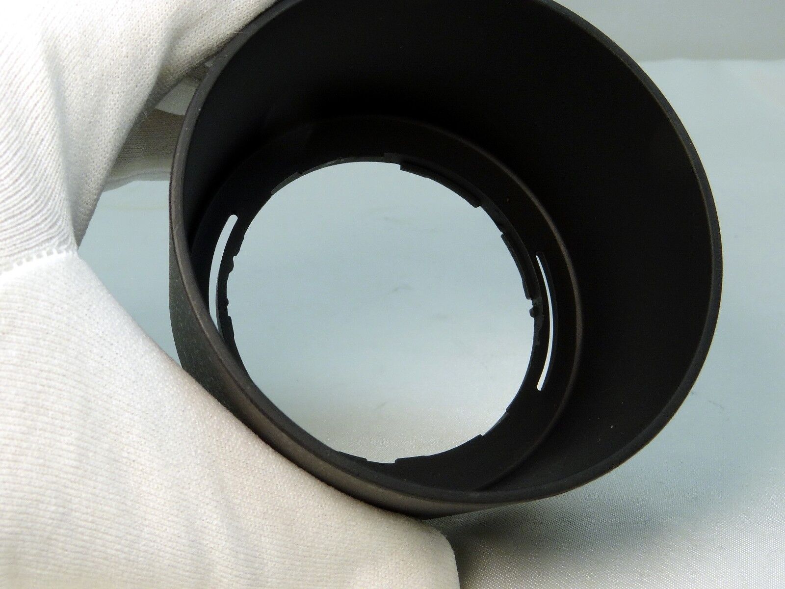 HB-37 Bayonet Lens Hood for Nikon AF-S 55-200mm f4-5.6 VR 85mm f3.5 VR Micro NEW