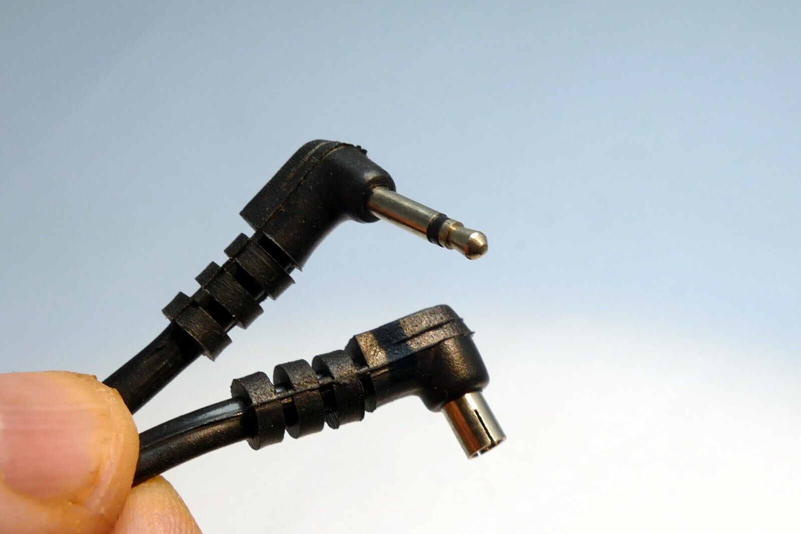 1ft Flash Strobe Extension Cord  Heavy Duty PC Male to 2.5 mm  male phone camera