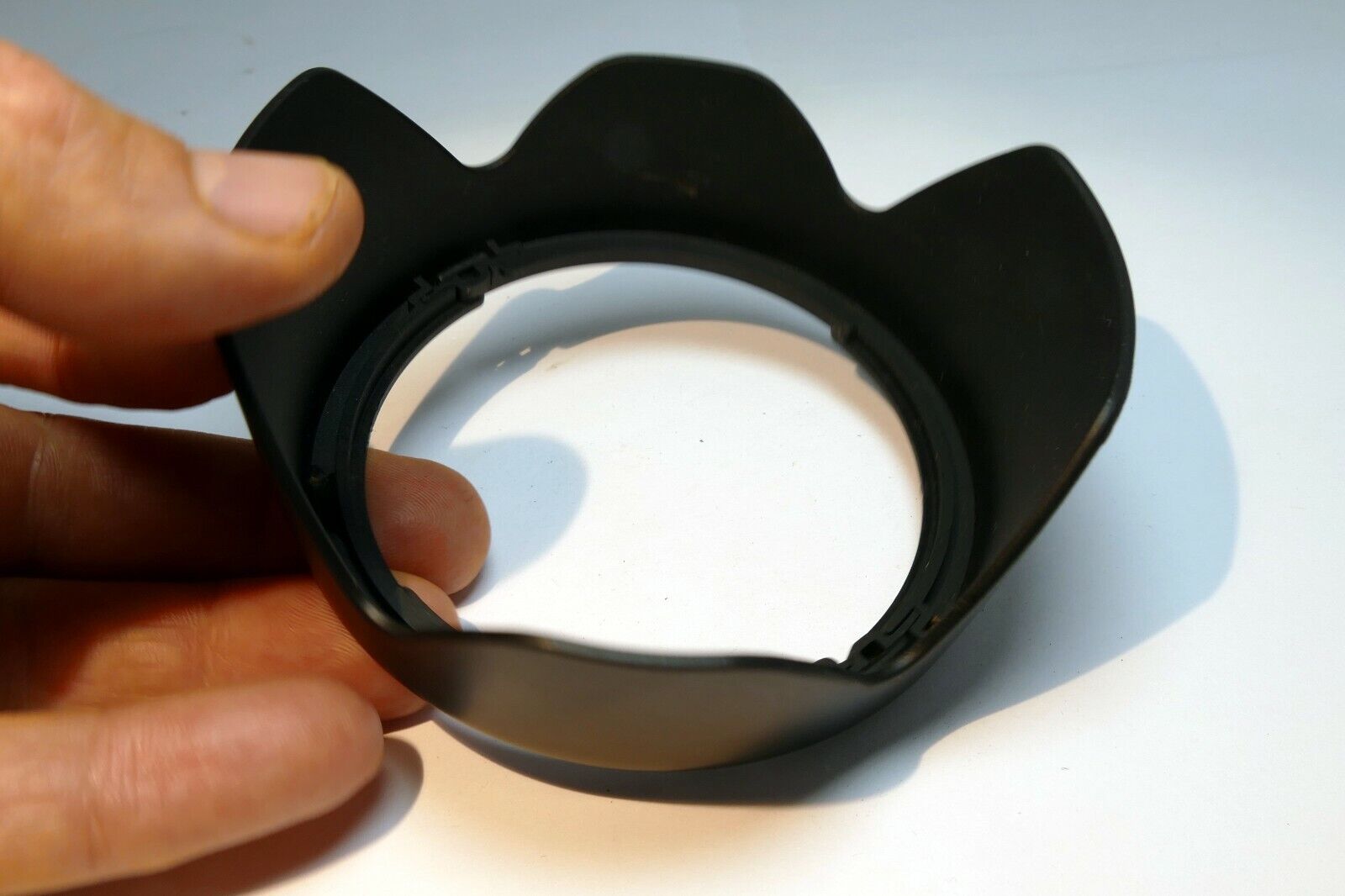 Replacement  EW-73B Lens Hood Shade for Canon EF-S 18-135mm f3.5-5.6 IS 67mm