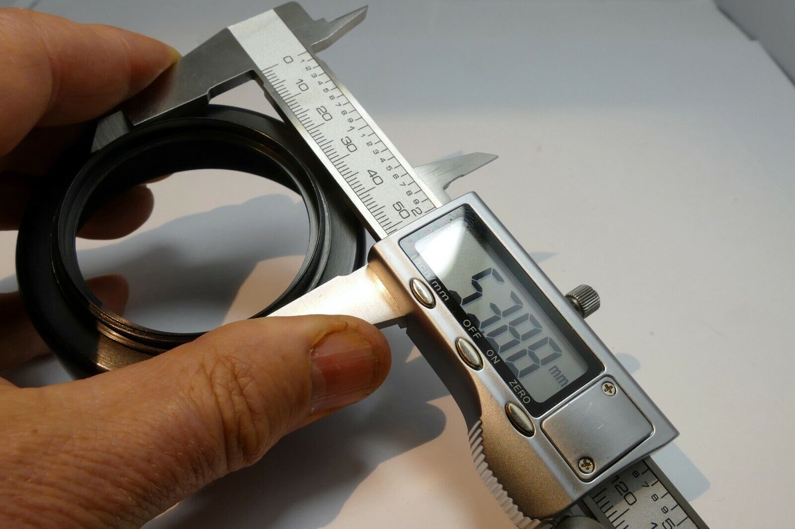 Tiffen Lens Hood Shade screw in  series 7 VII mm  (54mm) Made in USA Metal