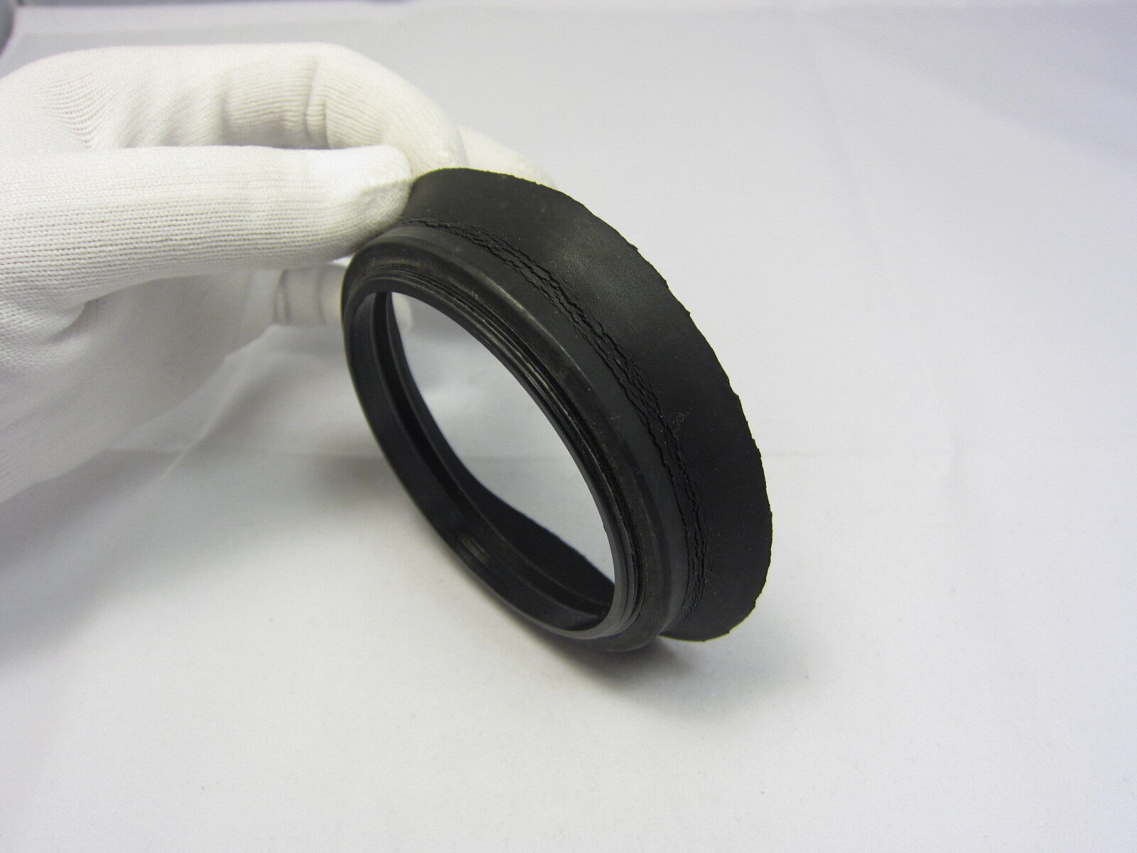 incomplete vintage  72mm screw in type Rubber Lens Hood N102034