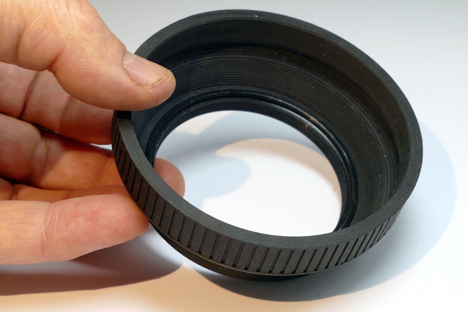 67mm rubber Lens Hood Shade screw in double threaded