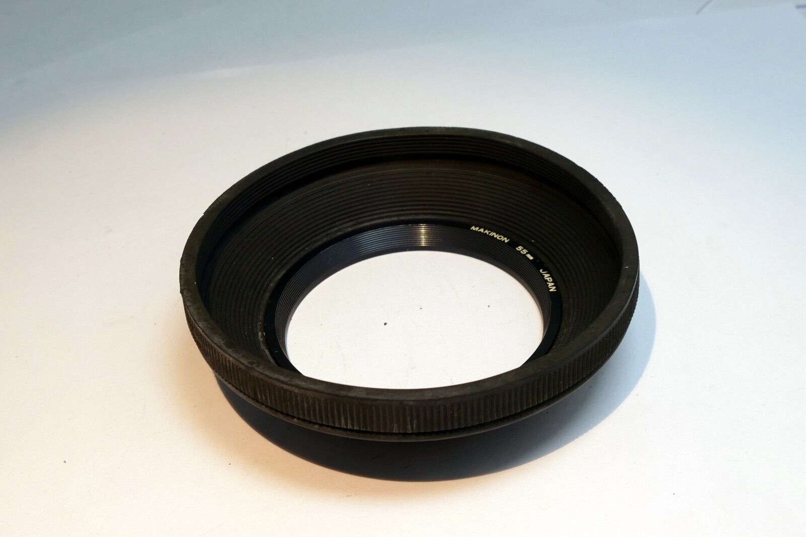 Makinon 55mm Rubber Lens Hood Shade single threaded for 28mm wide angle