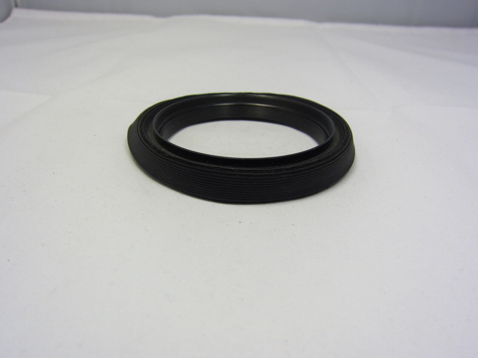 incomplete vintage  72mm screw in type Rubber Lens Hood N102034