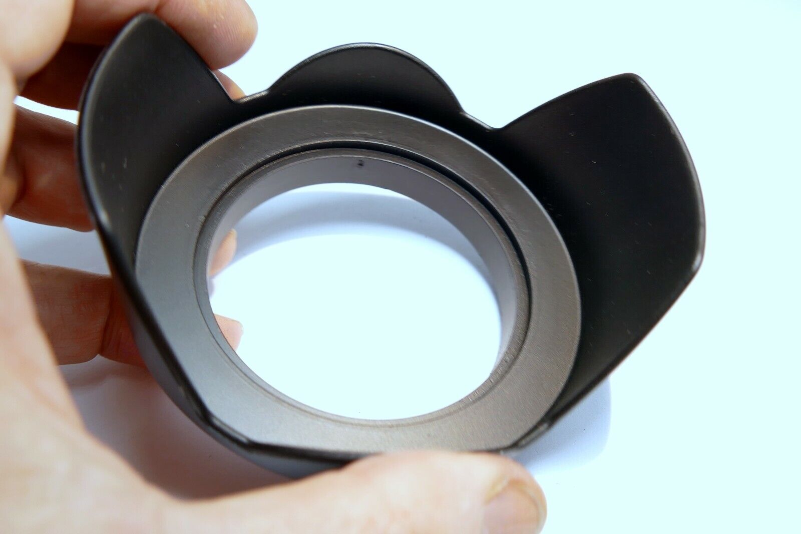 67mm  LENS Hood Shade screw in for  18-135mm 28-135mm EF
